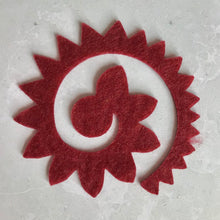 Load image into Gallery viewer, Pink Felt Flower Kit, Felt 3D flowers, Roll up felt flowers, Die cut felt flowers