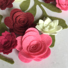 Load image into Gallery viewer, Pink Felt Flower Kit, Felt 3D flowers, Roll up felt flowers, Die cut felt flowers