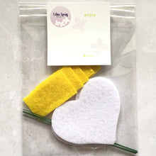 Load image into Gallery viewer, Felt Calla Lily, Felt die cut flowers, DIY Flower Kit