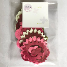 Load image into Gallery viewer, Pink Felt Flower Kit, Felt 3D flowers, Roll up felt flowers, Die cut felt flowers