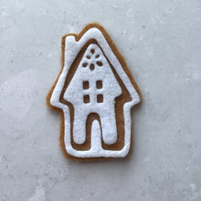 Load image into Gallery viewer, 7 Felt Gingerbread & Icing Cookies, Felt Christmas Cookie Ornament Kit
