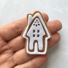 Load image into Gallery viewer, 7 Felt Gingerbread & Icing Cookies, Felt Christmas Cookie Ornament Kit