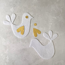Load image into Gallery viewer, White Felt Doves, 2 Die Cut Felt Turtle Doves