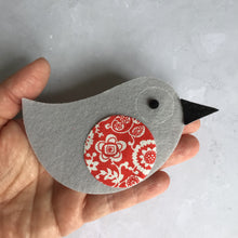 Load image into Gallery viewer, Felt Liberty Robin, Die Cut Felt Scandi Robin