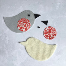Load image into Gallery viewer, Felt Liberty Robin, Die Cut Felt Scandi Robin