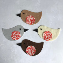 Load image into Gallery viewer, Felt Liberty Robin, Die Cut Felt Scandi Robin