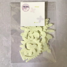 Load image into Gallery viewer, Ivory Felt Flowers & Leaves, Felt Die Cut Flowers, 3D Roll Up Flowers
