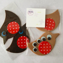 Load image into Gallery viewer, Felt Die Cut Retro Robins, LARGE, with Red Polka Dot Breast, Christmas Robins