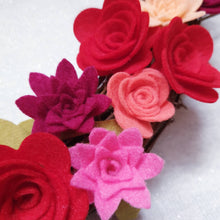 Load image into Gallery viewer, Red & Peach Felt Flower Kit, Felt 3D Roll Up flowers, Die cut felt flowers