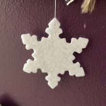 Load image into Gallery viewer, Sew Your Own Hanging Felt Christmas Scene Kit