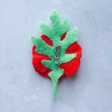 Load image into Gallery viewer, Sew Your Own Red Felt Poppy Brooch, Remembrance Poppy Craft Kit