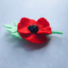 Load image into Gallery viewer, Sew Your Own Red Felt Poppy Brooch, Remembrance Poppy Craft Kit