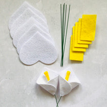 Load image into Gallery viewer, Felt Calla Lily, Felt die cut flowers, DIY Flower Kit
