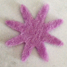 Load image into Gallery viewer, Mini Felt Daisy Flowers, Die Cut Felt Daisies
