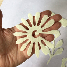 Load image into Gallery viewer, Ivory Felt Flowers &amp; Leaves, Felt Die Cut Flowers, 3D Roll Up Flowers

