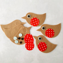 Load image into Gallery viewer, Felt Die Cut Retro Robins, LARGE, with Red Polka Dot Breast, Christmas Robins
