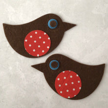 Load image into Gallery viewer, Felt Die Cut Retro Robins, LARGE, with Red Polka Dot Breast, Christmas Robins
