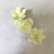 Load image into Gallery viewer, Ivory Felt Flowers &amp; Leaves, Felt Die Cut Flowers, 3D Roll Up Flowers
