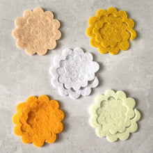 Load image into Gallery viewer, Spring Felt Roses,(10),  die cut felt flowers, 3D Roll Up flower
