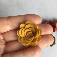 Load image into Gallery viewer, Autumn Felt Roses, Die cut felt flowers, 3D Roll Up flower
