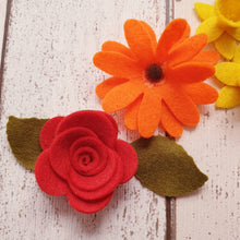 Load image into Gallery viewer, Rainbow Felt Flower Kit, Felt 3D flowers, Roll up felt flowers, Die cut felt flowers
