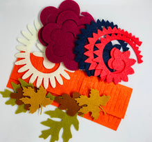 Load image into Gallery viewer, Autumn Felt Flower Kit, Felt 3D flowers, Roll up felt flowers, Die cut felt flowers
