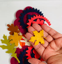 Load image into Gallery viewer, Autumn Felt Flower Kit, Felt 3D flowers, Roll up felt flowers, Die cut felt flowers
