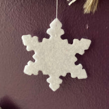 Load image into Gallery viewer, Sew Your Own Hanging Felt Christmas Scene Kit

